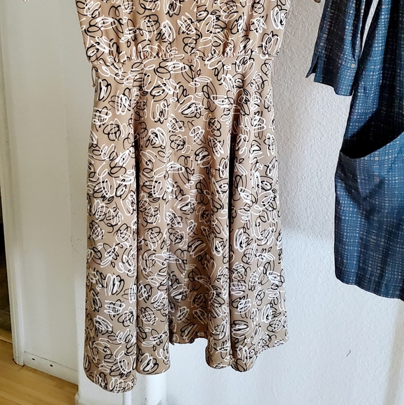 Classy Vintage Dresses - Picture 4 of 12